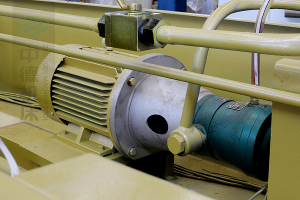 ZDG-832知名品牌電機(jī)及優(yōu)質(zhì)油泵,動力強(qiáng)勁澎湃.jpg ZDG-832知名品牌電機(jī)及優(yōu)質(zhì)油泵,動力強(qiáng)勁澎湃.jpg