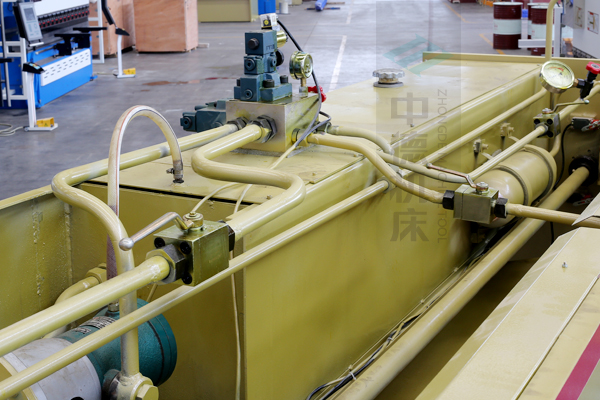 ZDG-832液壓系統(tǒng)全金屬管套連接,優(yōu)質(zhì)在于細(xì)節(jié).jpg ZDG-832液壓系統(tǒng)全金屬管套連接,優(yōu)質(zhì)在于細(xì)節(jié).jpg